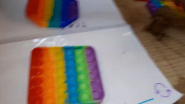 Трейд поп итами. Трейды антистрессами. Меняемся pop it и simple dimple с сестрой. | Часть 3я смотреть онлайн