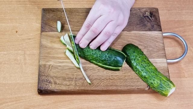 Этот САЛАТ нравится ВСЕМ! Готовьте больше! Воздушная закуска с курицей и сухариками смотреть онлайн