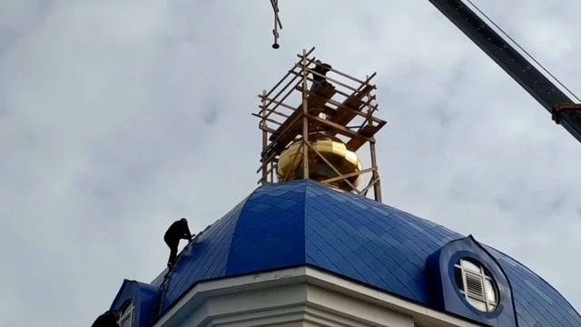 Воздвижение креста на главном куполе храма святителя Николая в городе Кулебаки смотреть онлайн