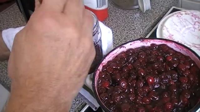 Вишня в собственном соку - видео рецепт (6) смотреть онлайн