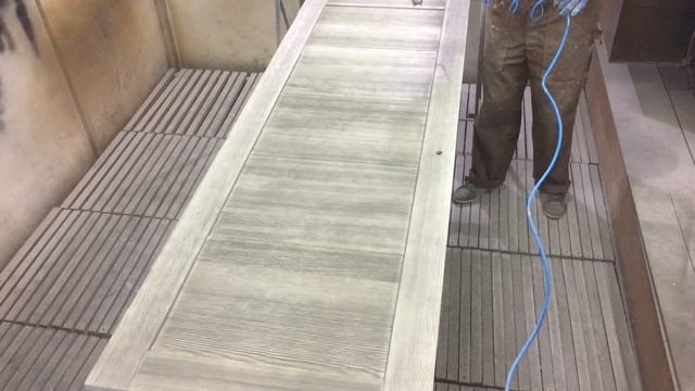 Как добиться идеальных СЕРЫХ цветов на древесине?Браширование+полный цикл отделки двери из массива смотреть онлайн