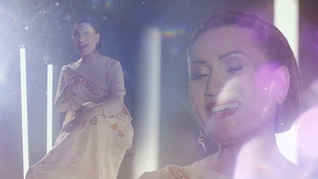 Azerin - Küçelere Su Serpmişem (Video Klip)