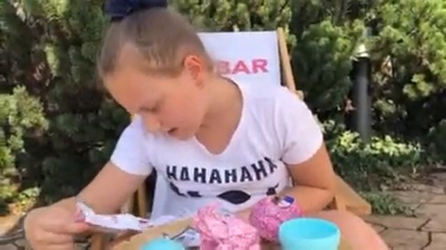 LOL 4 серия в DinoPark Praha смотреть онлайн