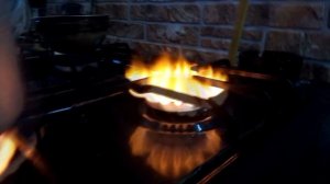 Газ горит оранжевым  Кашель от дезодоранта газпром