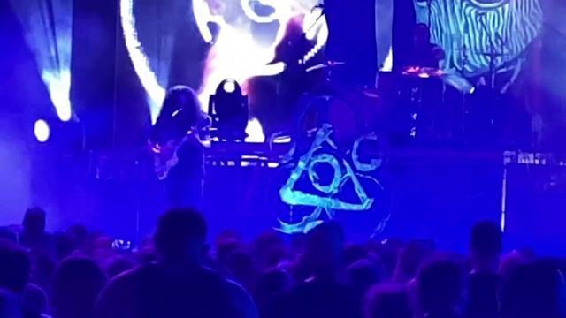 Coheed and Cambria performing “Blood” live at Toyota Music Factory in Irving, TX. July 17, 2022. смотреть онлайн