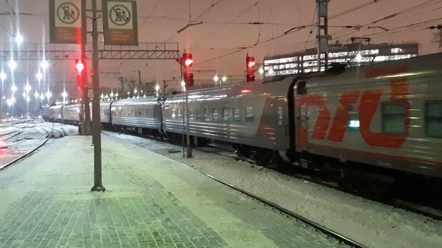 ЭП2К Подача поезда 141 на 1 путь Курского вокзала смотреть онлайн
