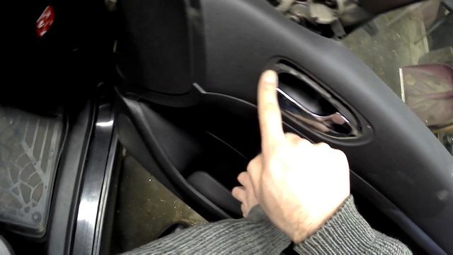 Как снять обшивки с передней и задней дверей на Peugeot 307 смотреть онлайн