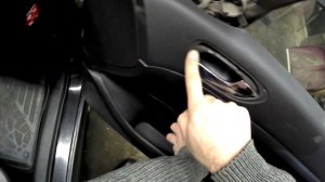 Как снять обшивки с передней и задней дверей на Peugeot 307