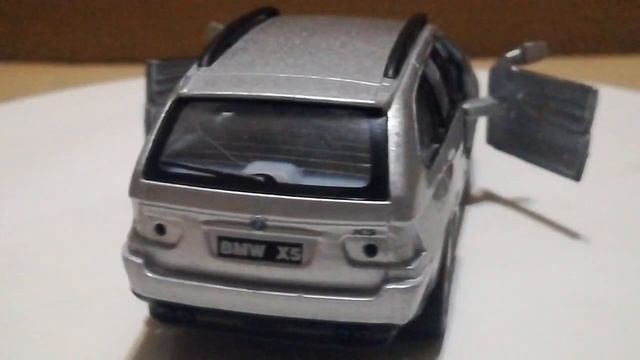 обзор модели авто BMW X5 E53 3.0D 1:36 фирма KINSMART #scale1/36 #diecast #Kinsmart #bmw #車のスケールモデル