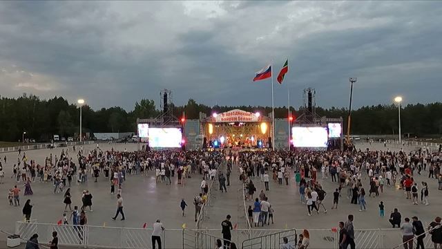 "Здраствуй песня" концерт в честь дня Республики Татарстан и дня города Набережные челны 16:26 жесть смотреть онлайн