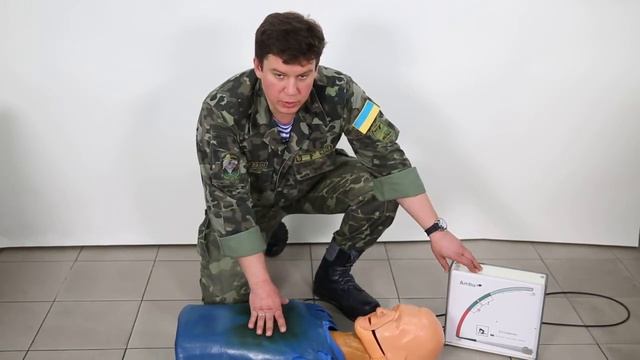 Проведение сердечно-лёгочной реанимации (или что делать, если человек не дышит) смотреть онлайн