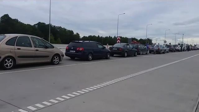 Очередь на Польско Украинской границе смотреть онлайн