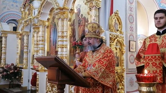 Преосвященнейший Герман, епископ Сочинский и Туапсинский огласил Пасхальное Патриаршее послание.