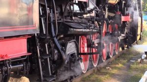 Ж/Д Светофоры и паровозы в сцепе сходят с кольца ВНИИЖТ Щербинка - 2017