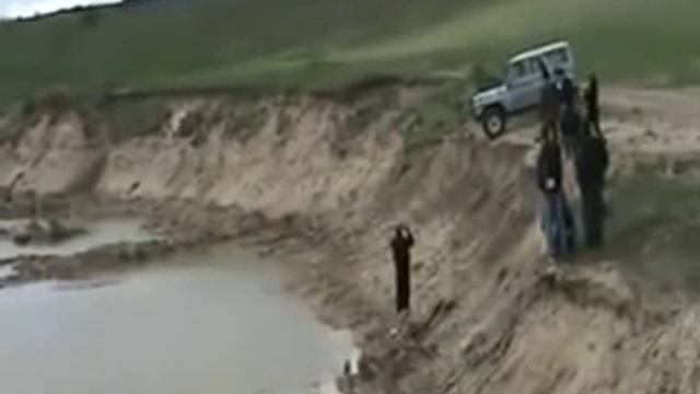 У этого шумахера цена жизни равна нулю... OffRoad 4x4 Extreme смотреть онлайн