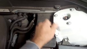 Расположение аккумуляторов в Volvo XC-60, 2019. Batteries in Volvo XC-60, 2019.