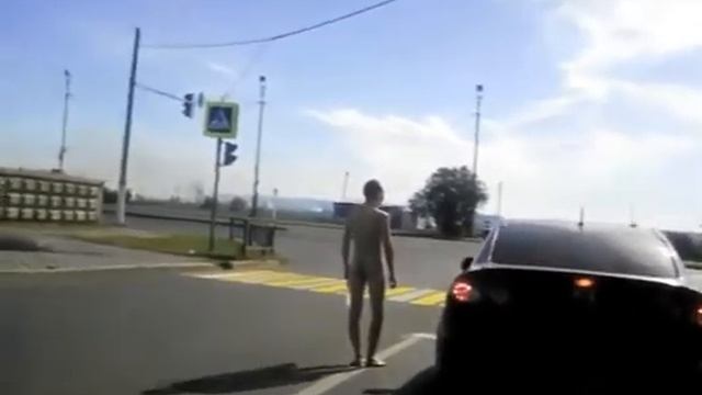 Обнажённый мужчина прогулялся по Магнитогорску 18+ смотреть онлайн