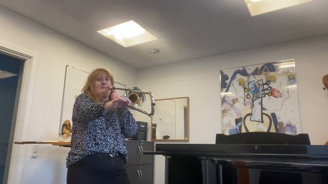 Hjemme - alt trombone смотреть онлайн