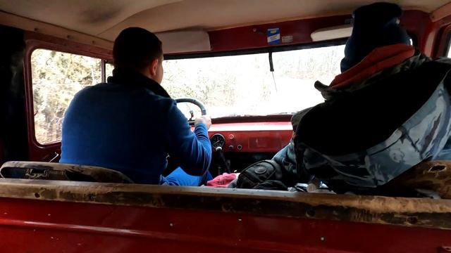 НАГЛУХО ЗАСТРЯЛИ в грязи. Как вытаскивали НИВУ из глубокой ямы. Самая опасная поездка. смотреть онлайн