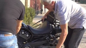 VLOG Костя упал с мотоцикла. Катя и Алиса расплели косички