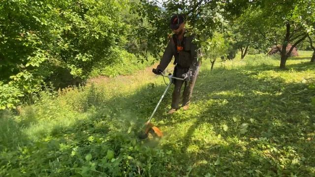 Testing Stihl Fs 460-c and Stihl Fs 361-C in big grass . смотреть онлайн