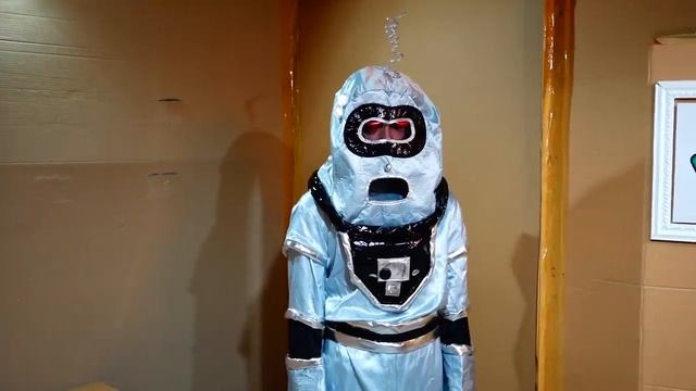 Хаги Ваги охотится на Нас! КАРТОННЫЙ ЗАВОД ИГРУШЕК! смотреть онлайн