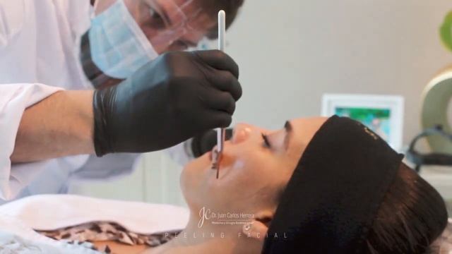 Dr. Juan C. Herrera - Peeling Facial - Productos Sesderma смотреть онлайн