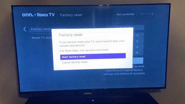 How to Factory Reset your Roku TV смотреть онлайн