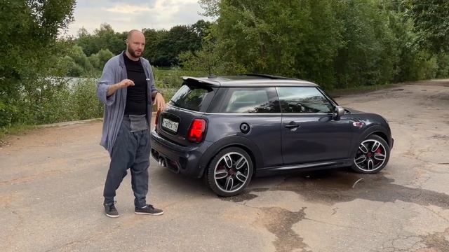 Mini 2021 Cooper JCW. Hatch 3 двери. John Cooper Works. На выхлопе мини джон купер воркс PRO. смотреть онлайн