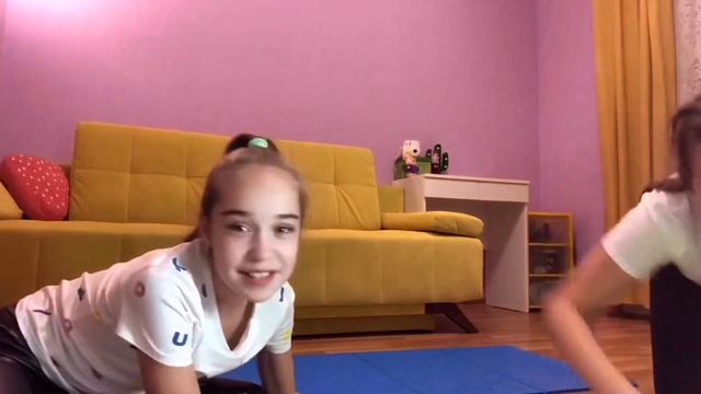 Йога челлендж с моей лучшей подругой Лизой?♥️ смотреть онлайн
