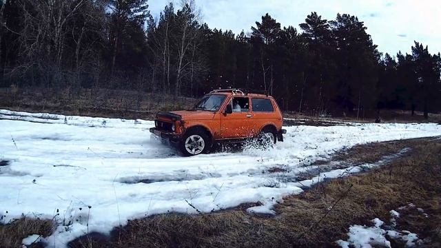 Бездорожье на стоковой Ниве? Нет, не слышал! | НИВА НА OFF-ROAD | ВАЗ-2121 смотреть онлайн