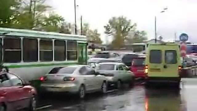 МКАД МОСКВА ПРОБКА ДОРОГА КАПОТНЯ САДОВОД Ч 3 смотреть онлайн
