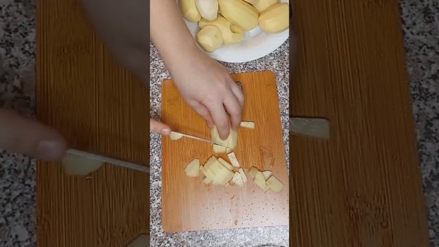 Какой способ лучше выбрать для жарки картофеля ? #shorts #картошка смотреть онлайн