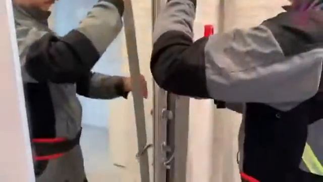 Установка доборов - порталы на входные металлические двери.