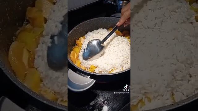 подруга готовит фруктовый плов смотреть онлайн