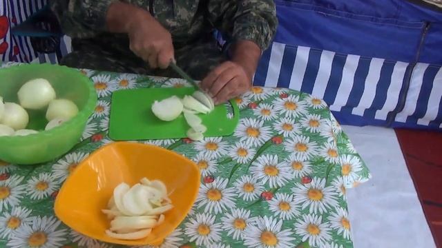 КАРАСЬ ЖАРЕННЫЙ ПО-РЫБАЦКИ. ВКУСНЕЕ КАРАСЯ ЖАРИТЬ ЕЩЁ НЕ ПРИДУМАЛИ. смотреть онлайн