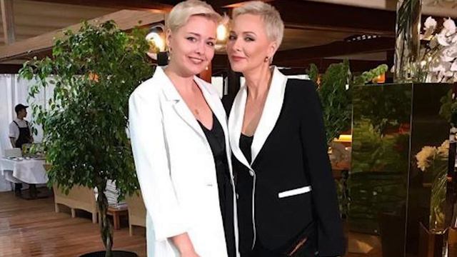 Как сестренки! Дарья Повереннова и ее дочь поразили фанатов своим сходством: две красавицы смотреть онлайн