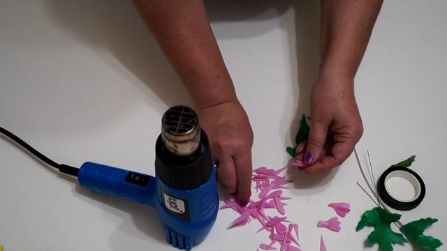 Очень простой цветок из мелких обрезков изолона. Бесплатный МК. DIY смотреть онлайн