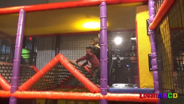 Pokemon Ball, Learning ABC Letter Alphabets catching at the indoor playground смотреть онлайн