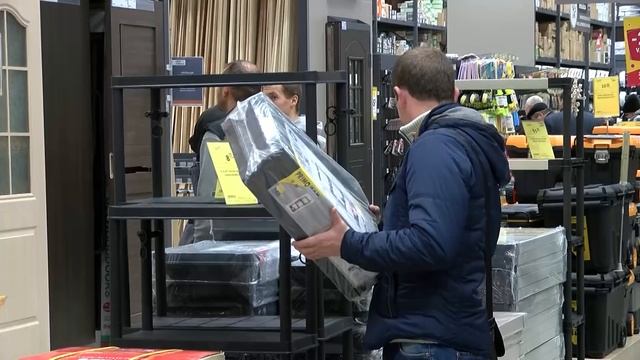 В Даугавпилсе начал работу торговый центр K Senukai смотреть онлайн