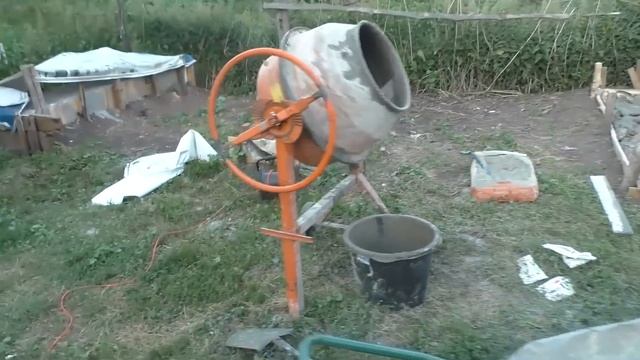 Фундамент из камня / Дом в деревне смотреть онлайн