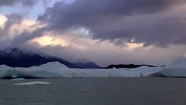 Navegación Lago Argentino - Témpanos y Glaciares- 1º parte смотреть онлайн