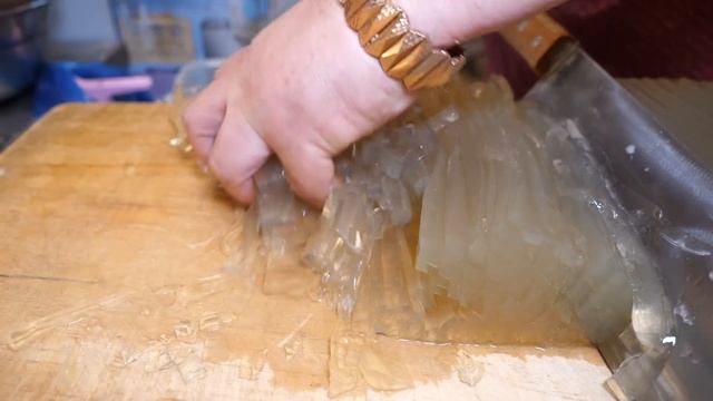 비빔밥 하나로 광장시장을 제패한 붉은 머리띠 아줌마? 40년 내공! 비빔밥, 칼국수, 냉면, 손만두 달인 / bibimbap, kalguksu / korean street foo смотреть онлайн