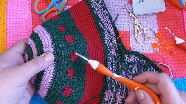 Банная неделя продолжается. Вязанные шапочки для бани ,шапка с ушками. смотреть онлайн