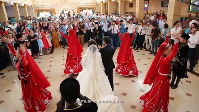 ТОРЖЕСТВЕННО ВХОДЯТ МОЛОДЫЕ В БАНКЕТНЫЙ ЗАЛ VIP-OLIMP СВАДЬБА ДАГЕСТАНА смотреть онлайн