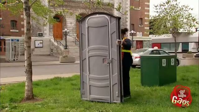 Прикол с девушкой собакой и туалетом Gags