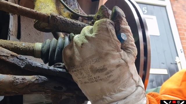 Renault Clio Drop Link Replacement смотреть онлайн