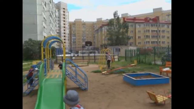 В МИРЕ ДЕТСТВА ПОСЕЛИЛИСЬ БОМЖИ смотреть онлайн