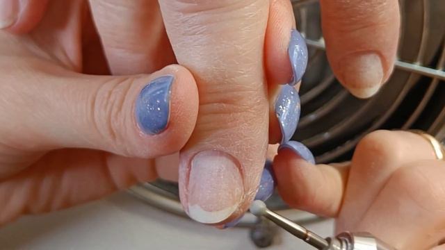 После 2 месяцев вернулись к гель-лаку. смотреть онлайн