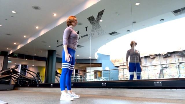 Toes Reach Squat (Приседание Растяжка) смотреть онлайн